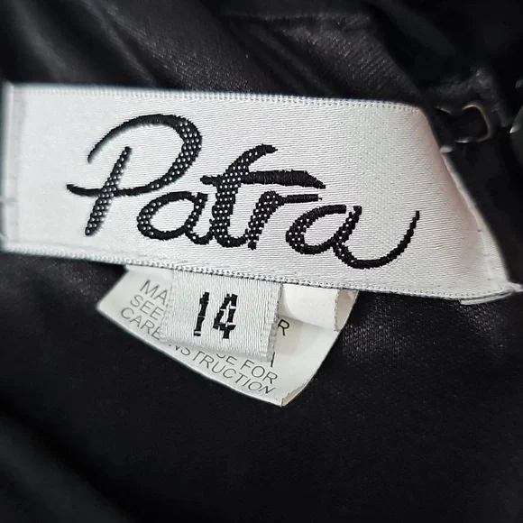 Black Ruffled Dress 👗 - Picture 6 of 6